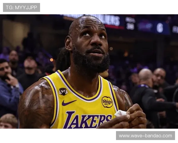 队记：所有迹象都表明詹姆斯会继续征战NBA